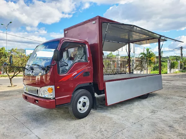 Dịch vụ thay Kính chắn gió xe tải JAC 1.9 tấn tận nơi